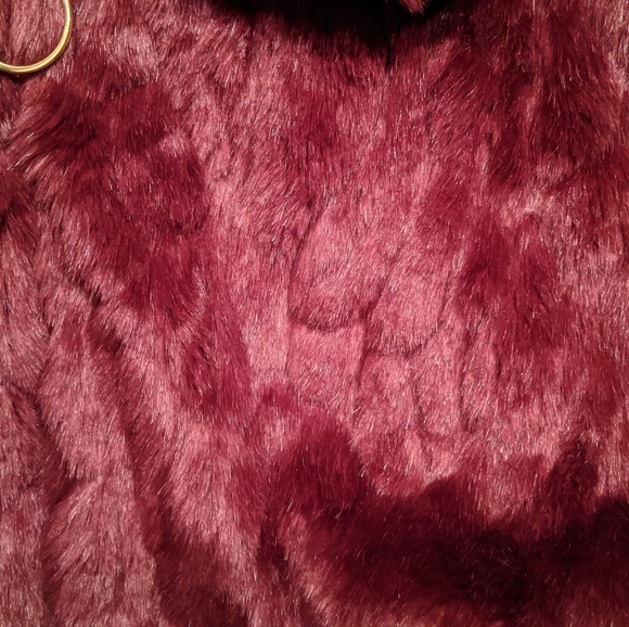 Express wine faux fur coat - Picture 2 of 4